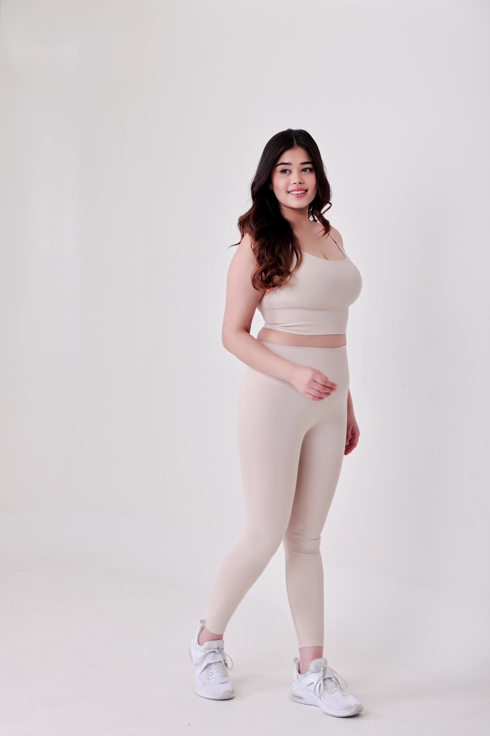 WOMEN'S SEAMLESS NYLON YOGA BRA - LIGHT PEACH