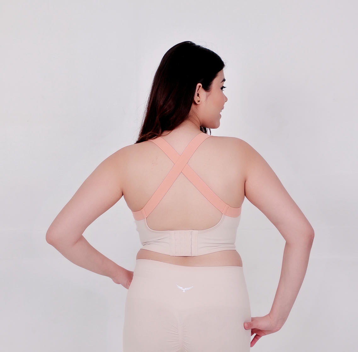 WOMEN'S SEAMLESS NYLON YOGA BRA - LIGHT PEACH