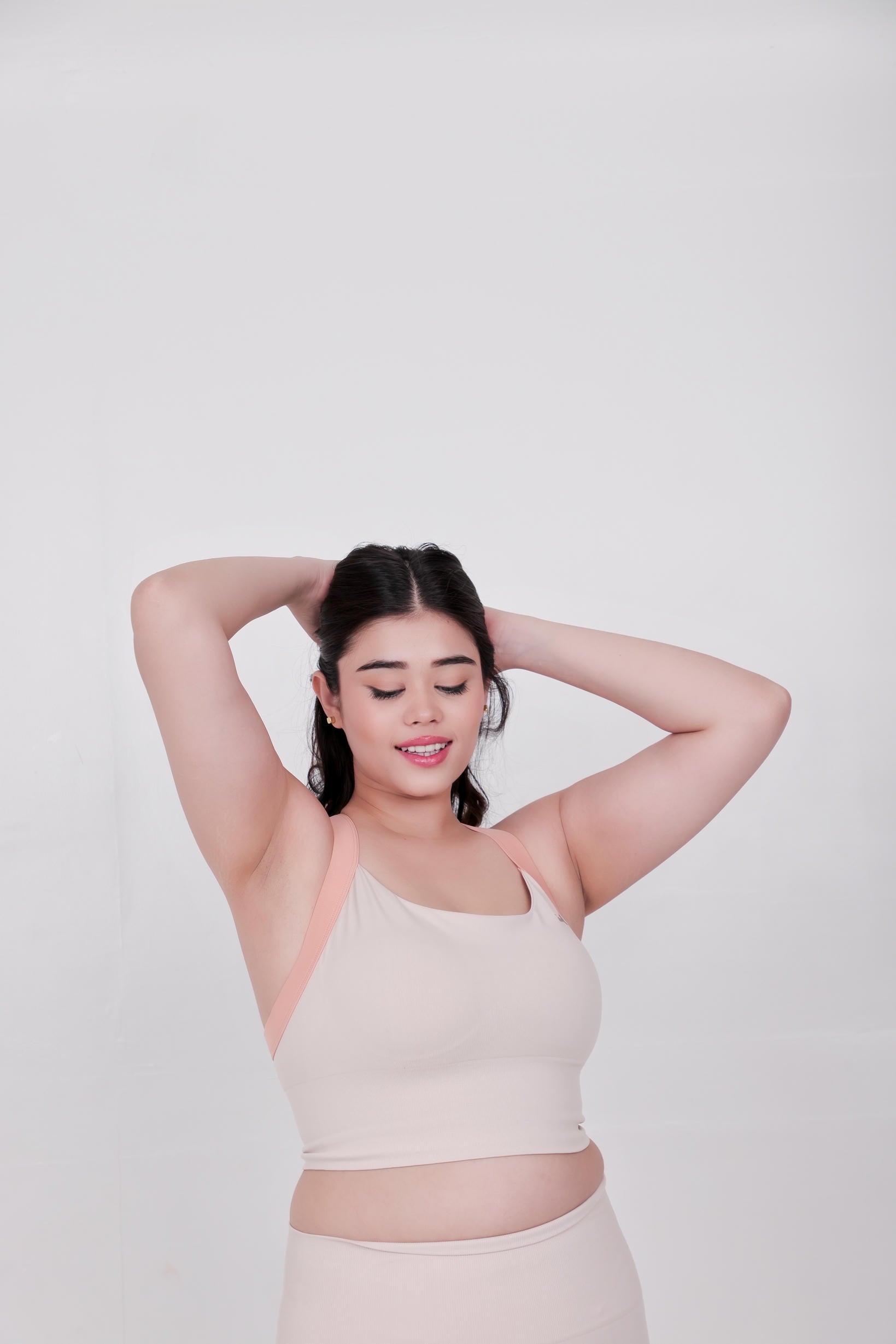 WOMEN'S SEAMLESS NYLON YOGA BRA - LIGHT PEACH