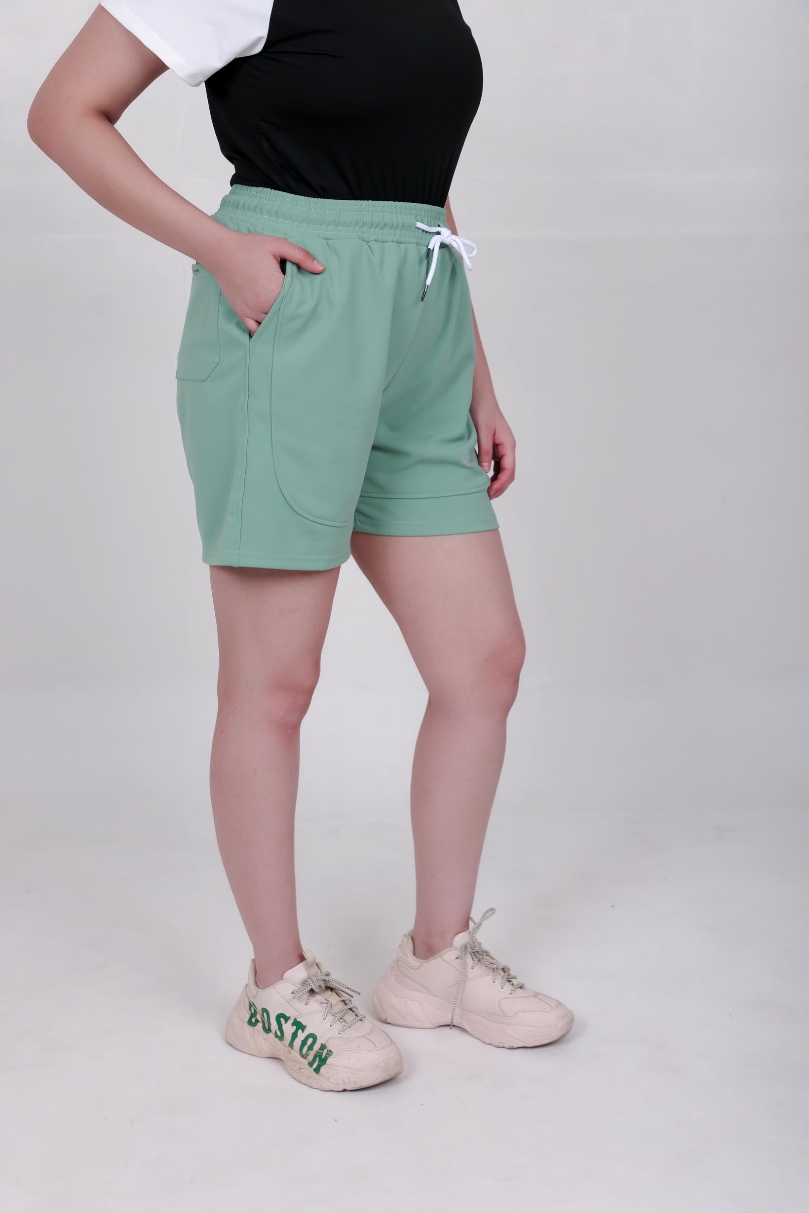 WOMEN'S REGULAR FIT SHORTS – MINT GREEN