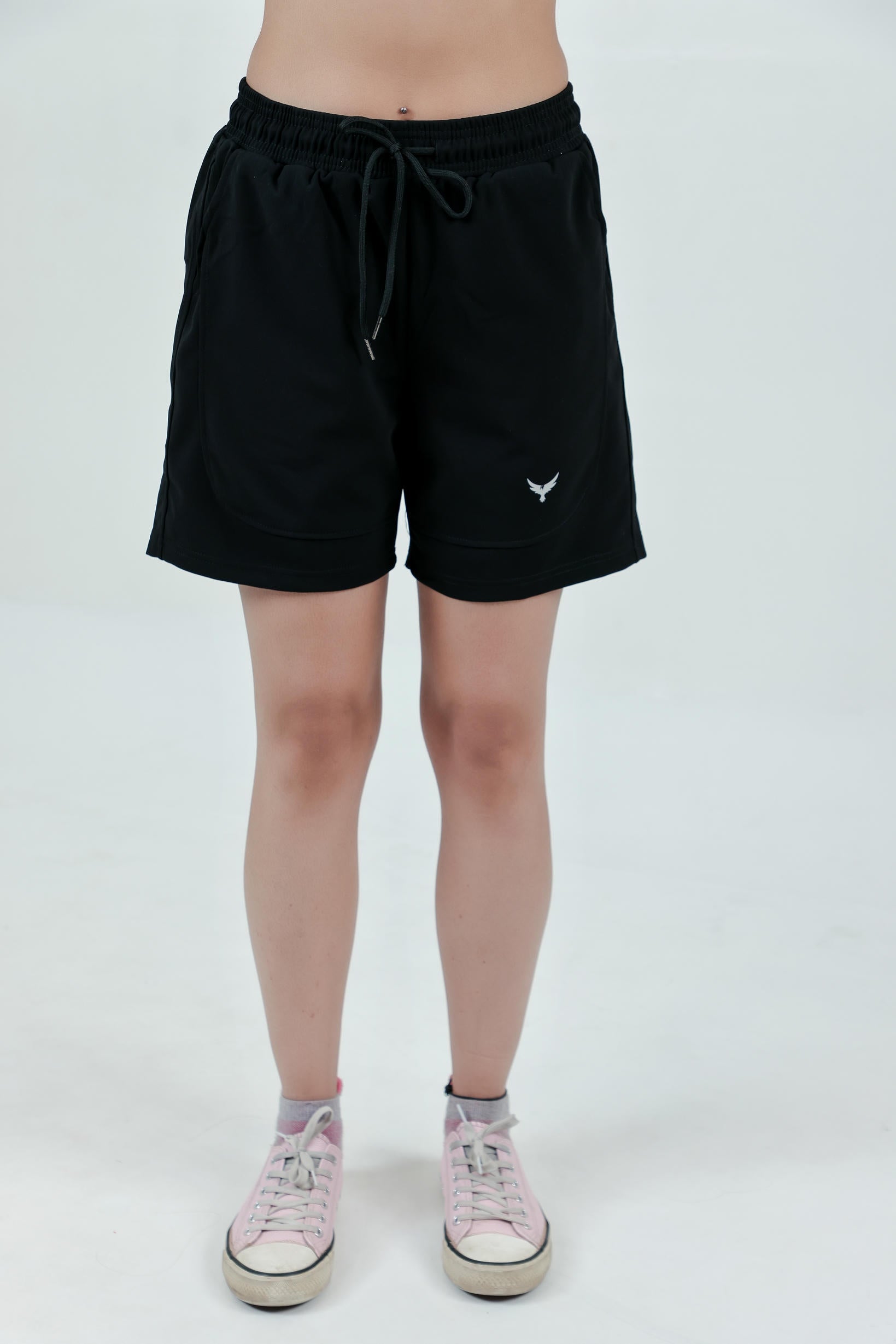 WOMEN'S REGULAR FIT SHORTS – BLACK