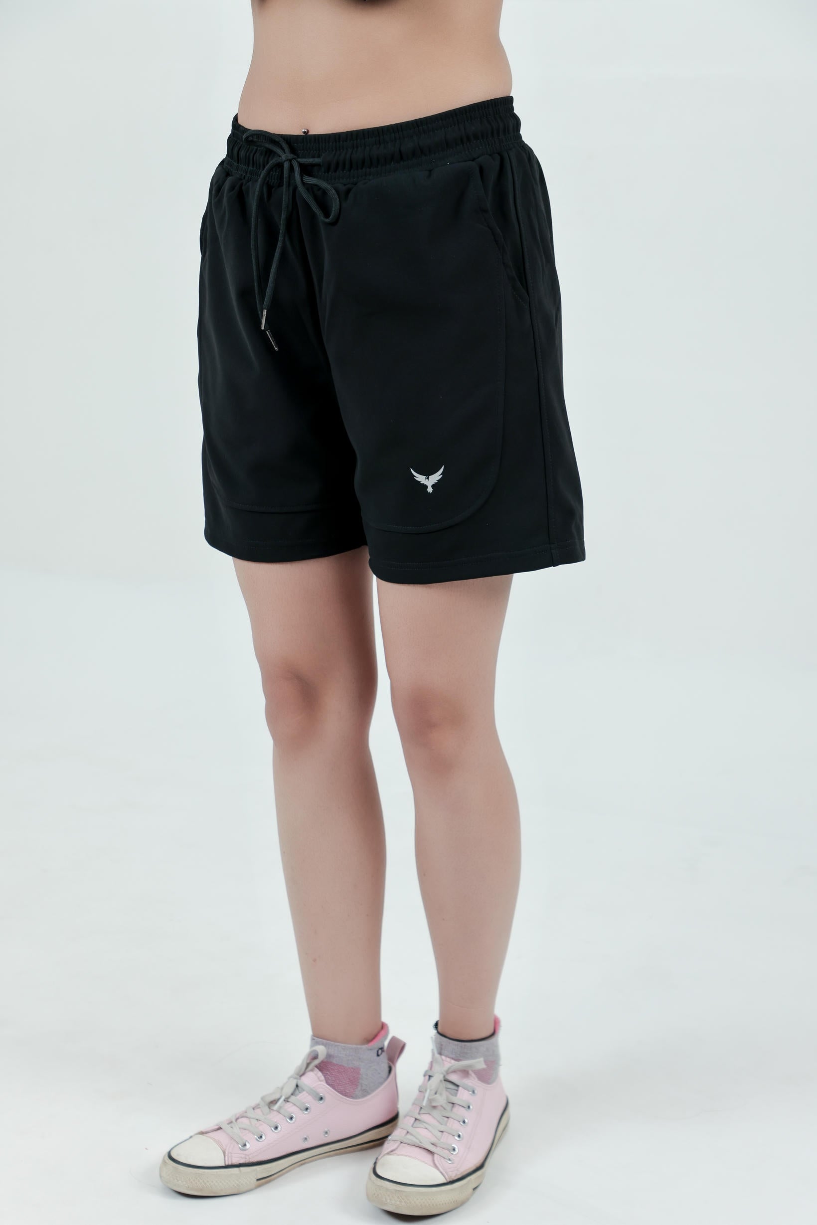 WOMEN'S REGULAR FIT SHORTS – BLACK