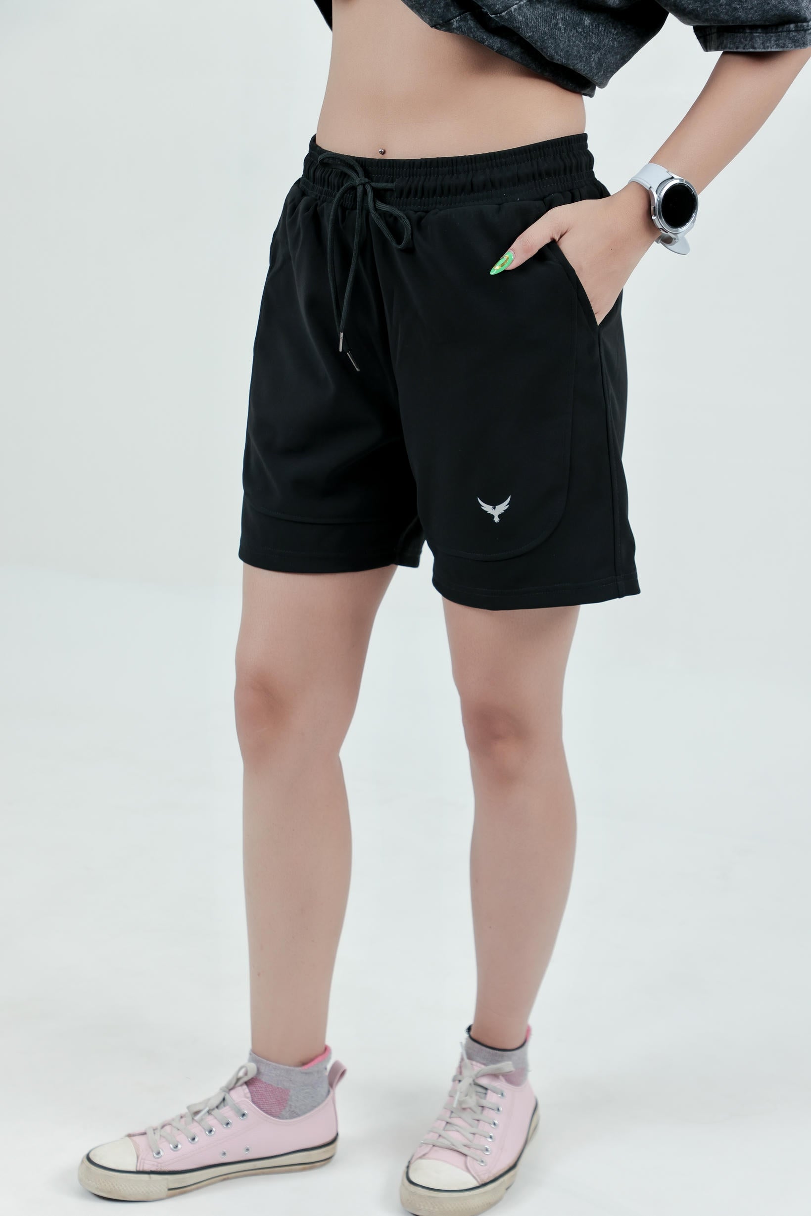 WOMEN'S REGULAR FIT SHORTS – BLACK
