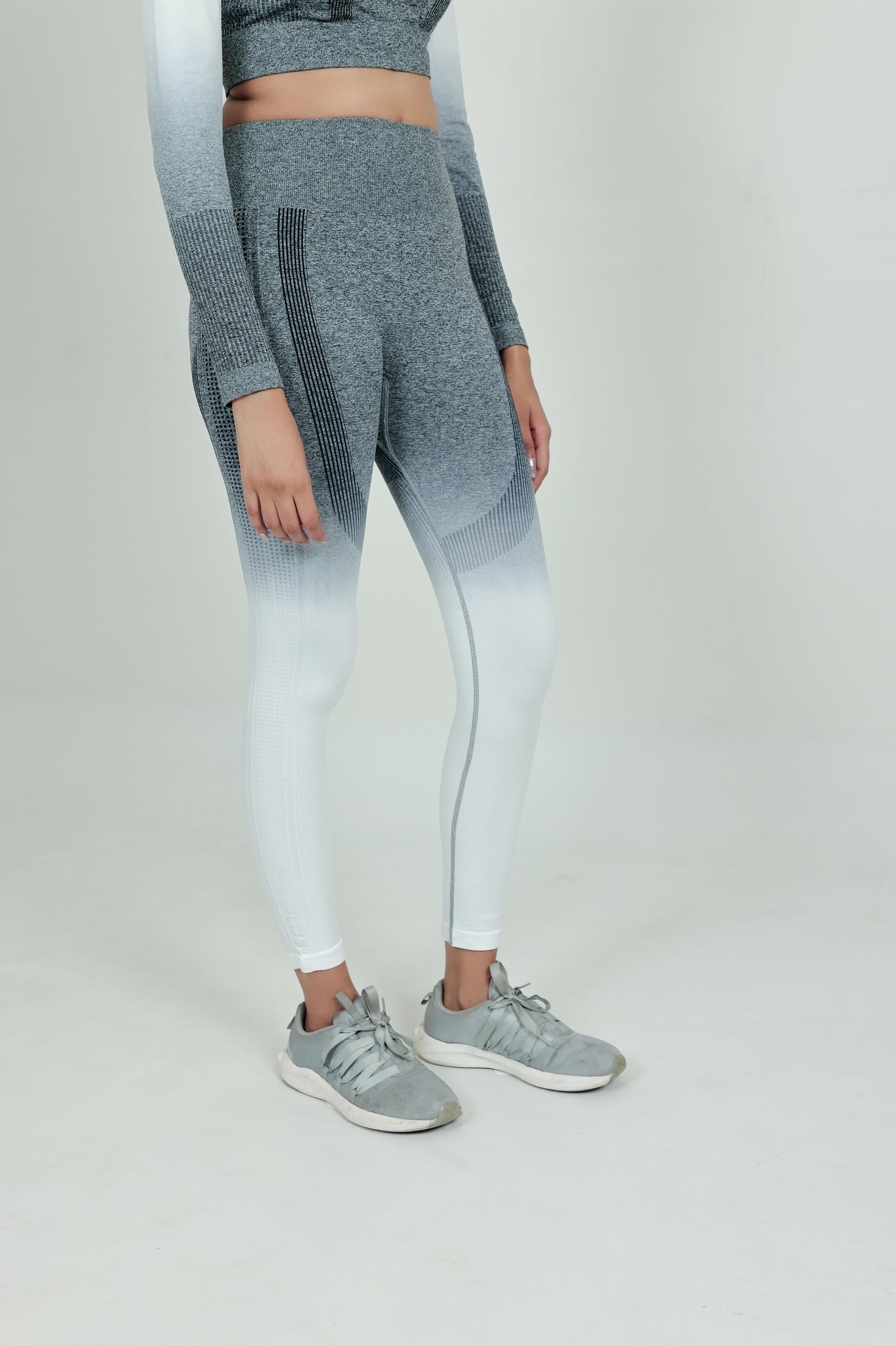 Gradient Seamless Nylon Legging – Grey White