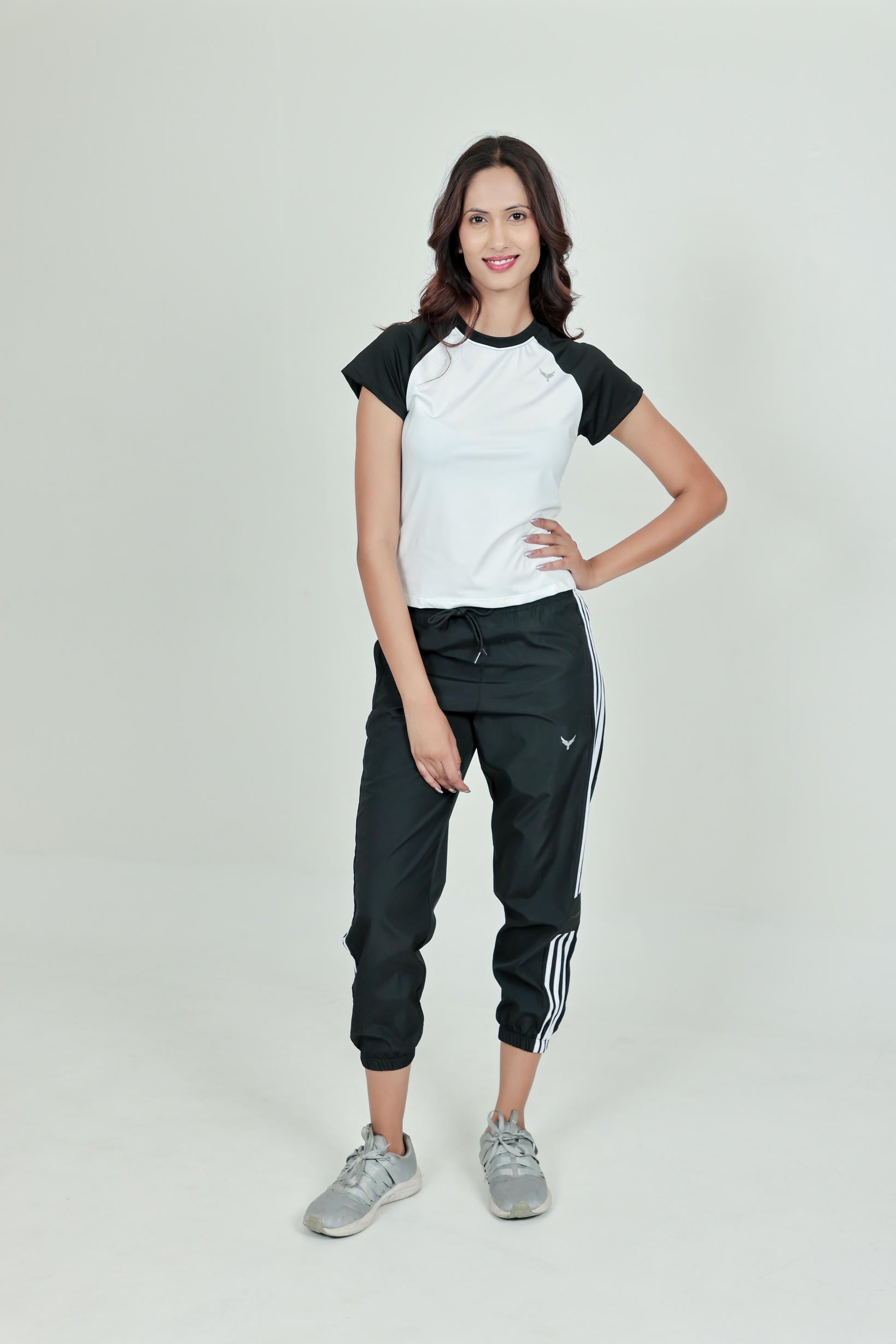 Combining Colour T-Shirt – White & Black