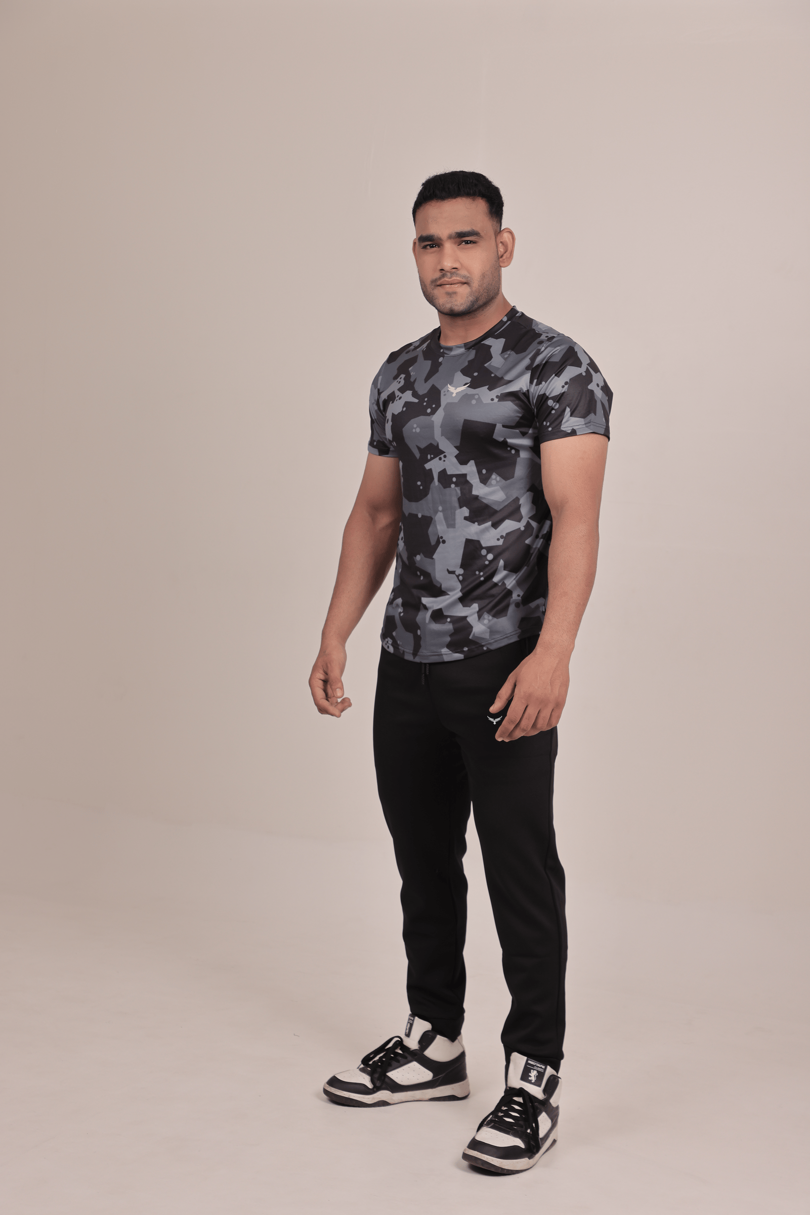 Men’s Slim Fit Breathable Sports Joggers – Black