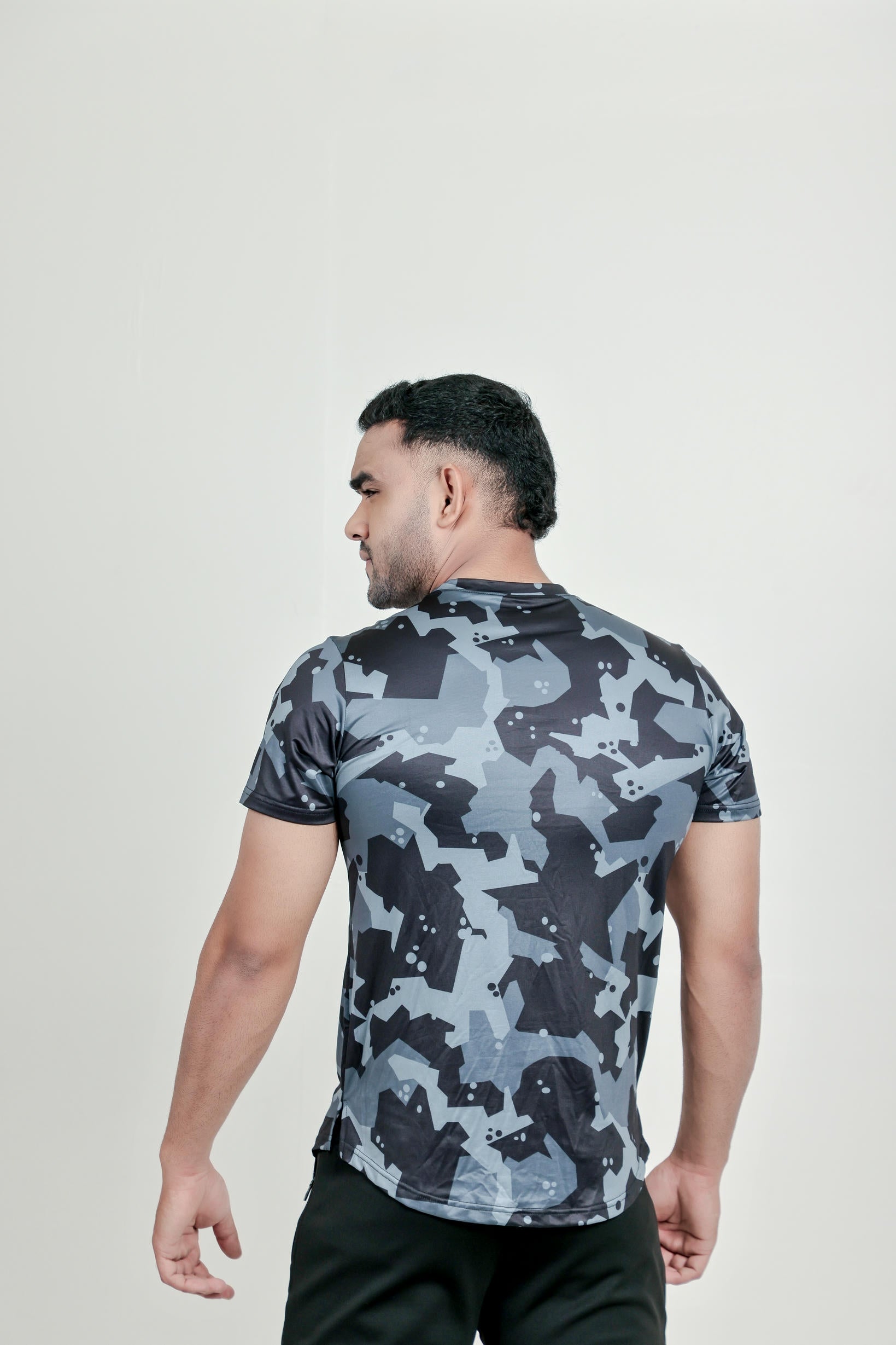 CAMO MENS TRAINING TECH TEE – Black Grey
