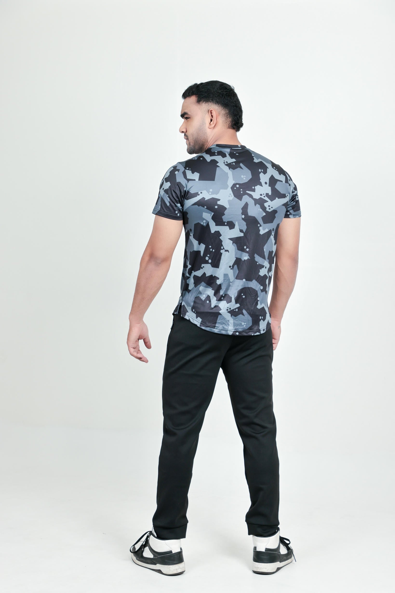 CAMO MENS TRAINING TECH TEE – Black Grey