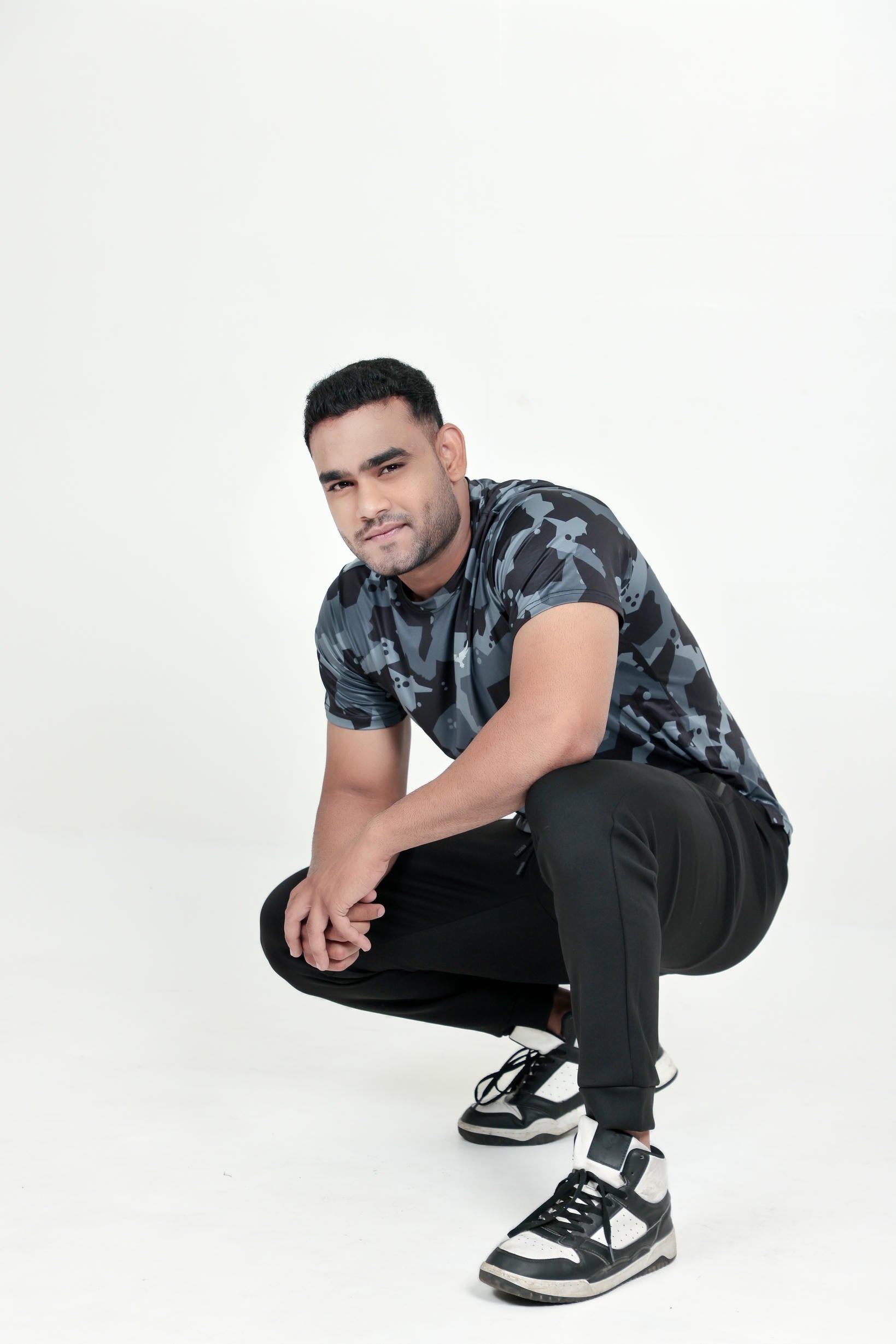 CAMO MENS TRAINING TECH TEE – Black Grey