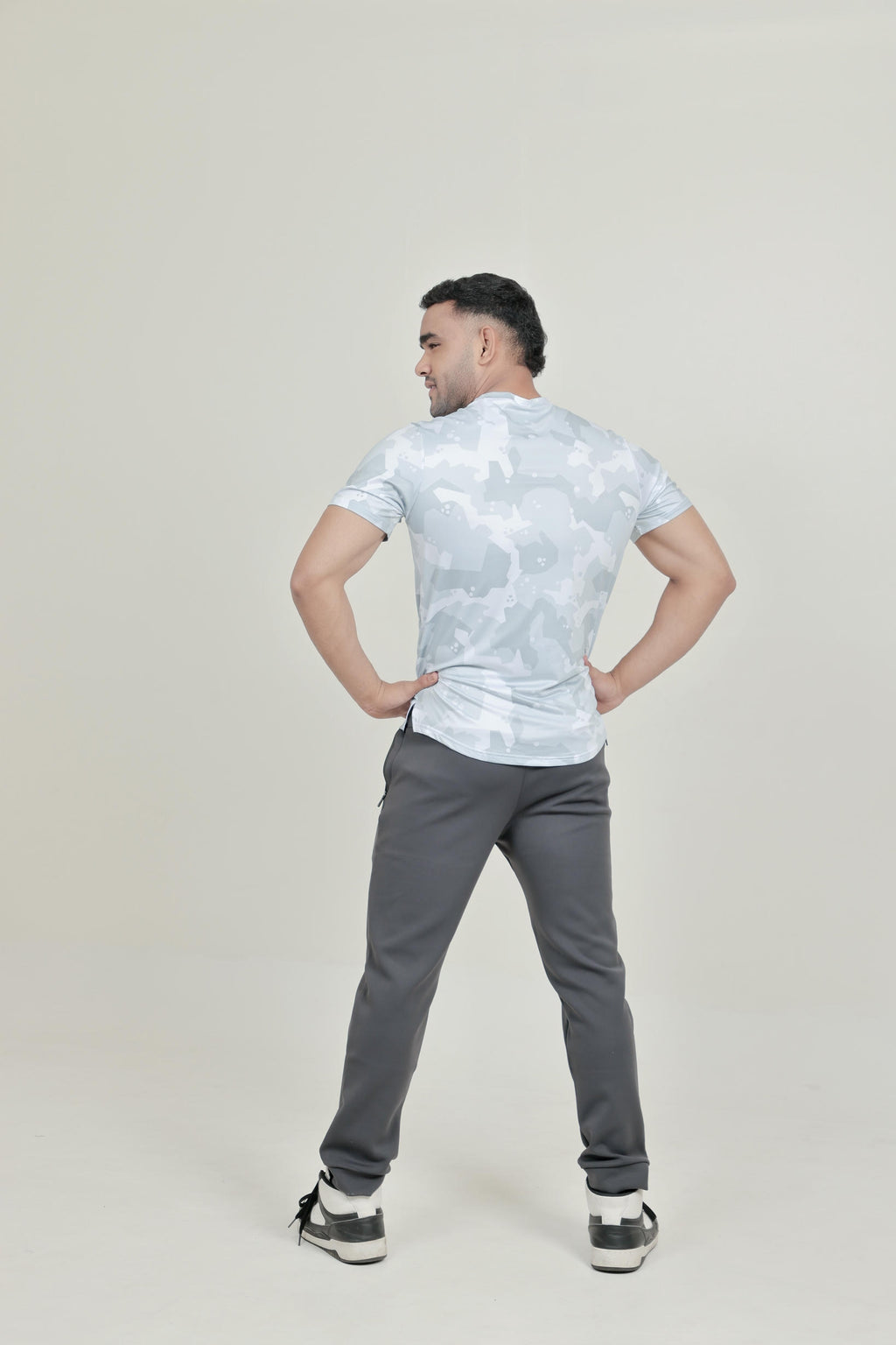 CAMO MENS TRAINING TECH TEE