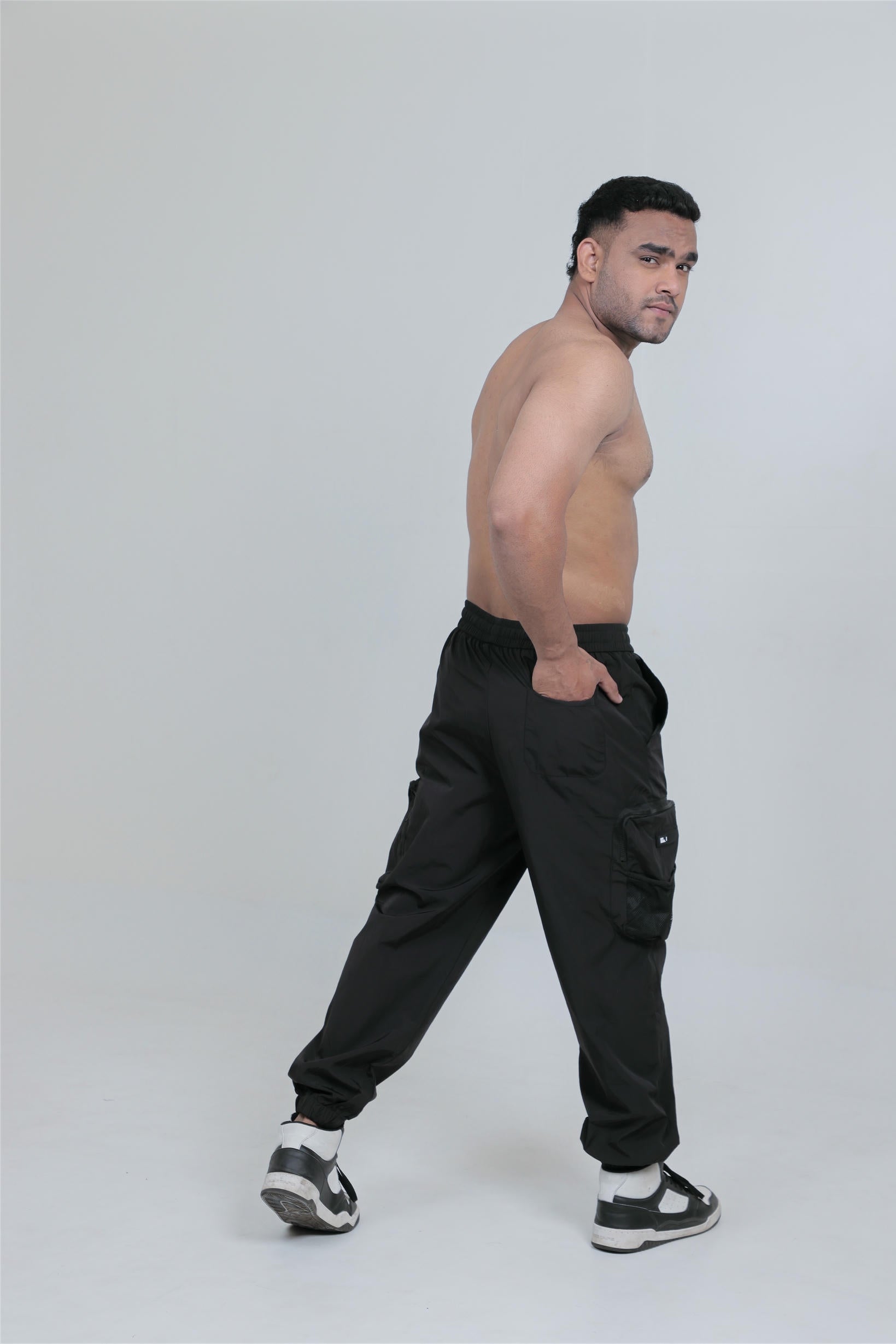 Men’s Woven Cargo Pants – Black (100% Polyester)