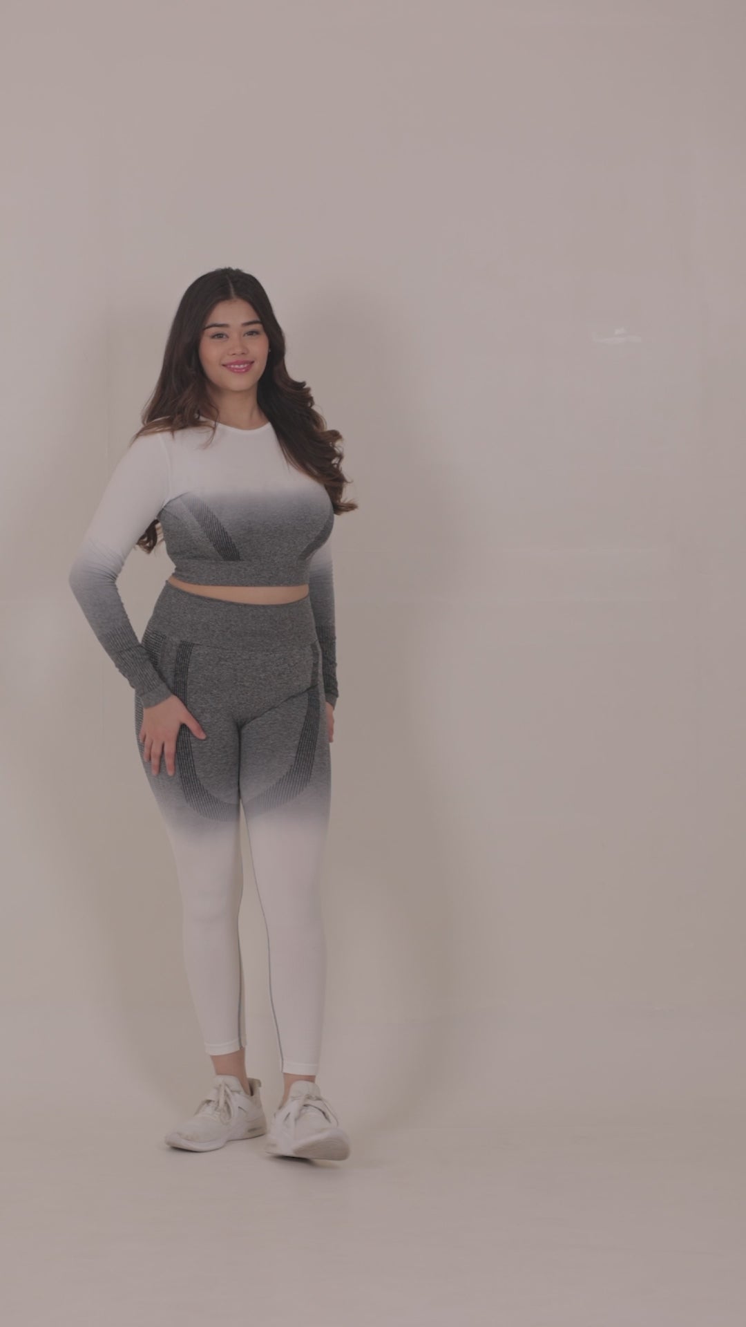 Gradient Seamless Nylon Crop Top – Grey White