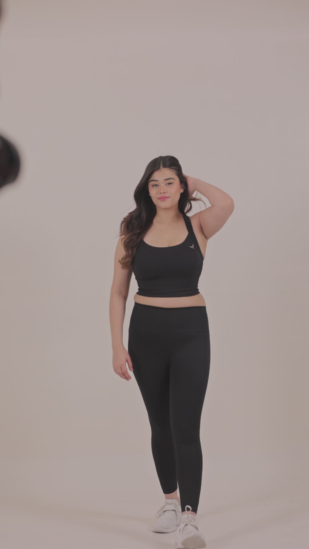 WOMEN’S SEAMLESS NYLON YOGA BRA – BLACK