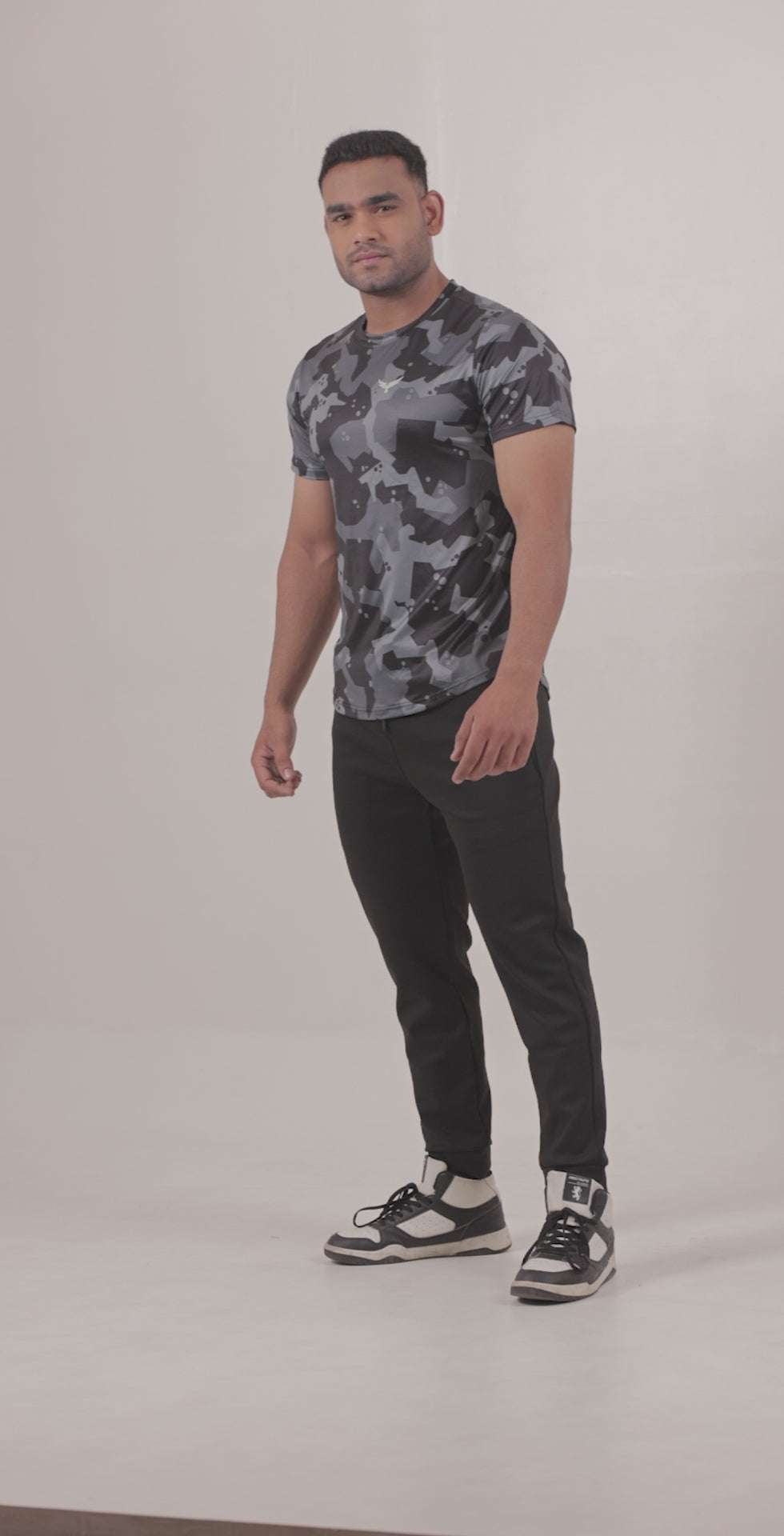 CAMO MENS TRAINING TECH TEE – Black Grey